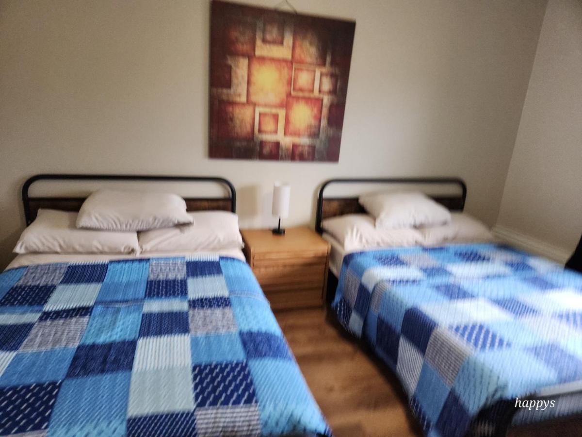 Midway Motel Radisson Bagian luar foto