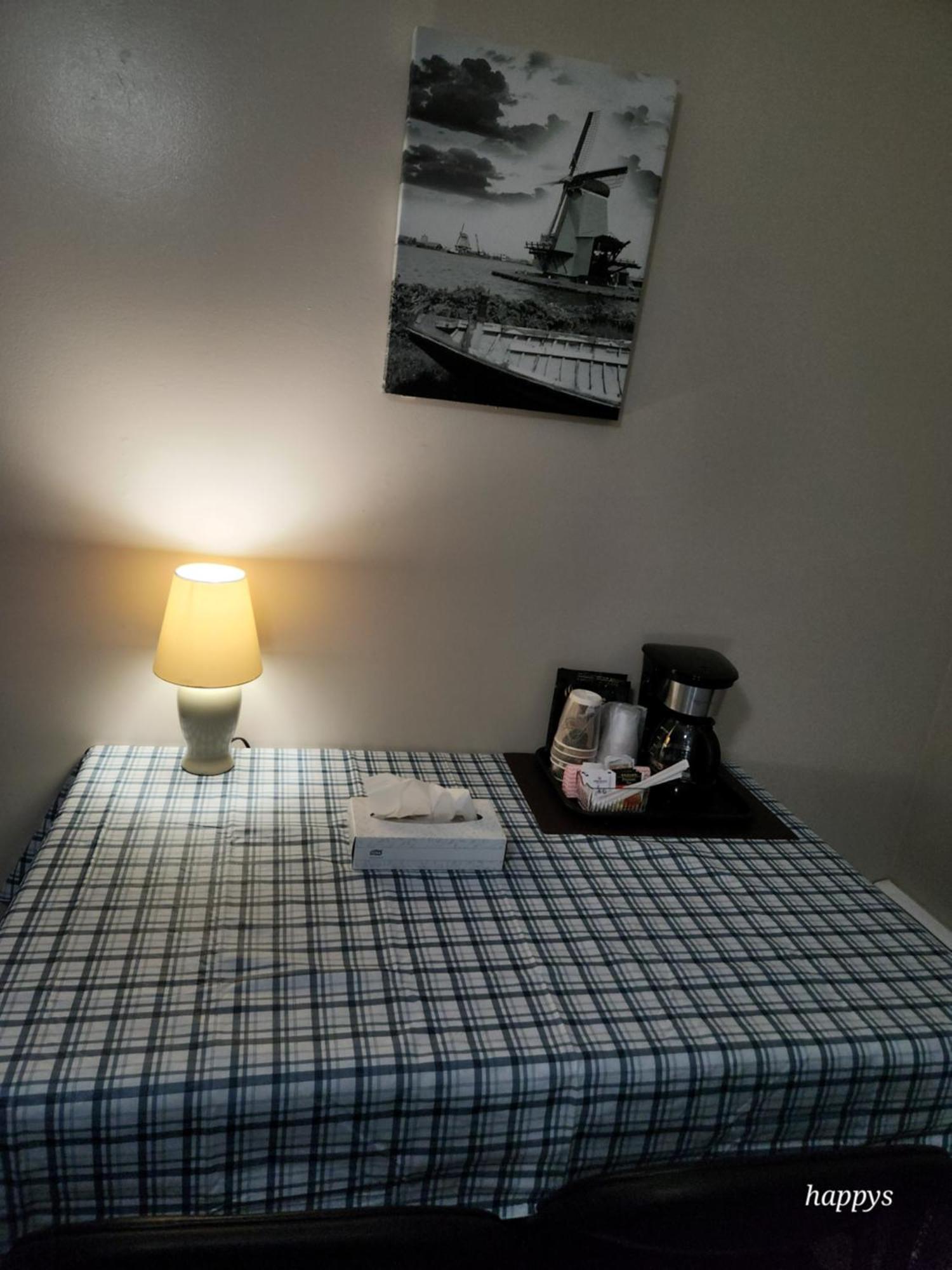 Midway Motel Radisson Bagian luar foto
